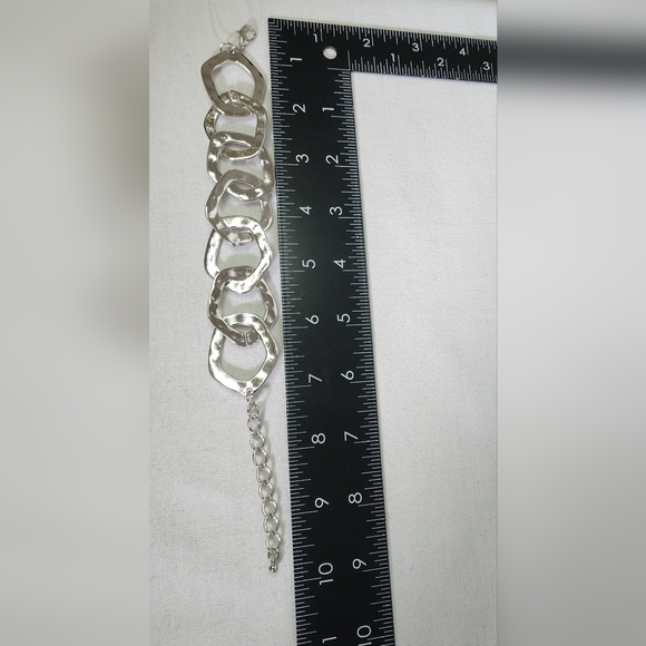 Silver Rhodium Plated Hammered Style Link Bracelet New - Picture 5 of 6